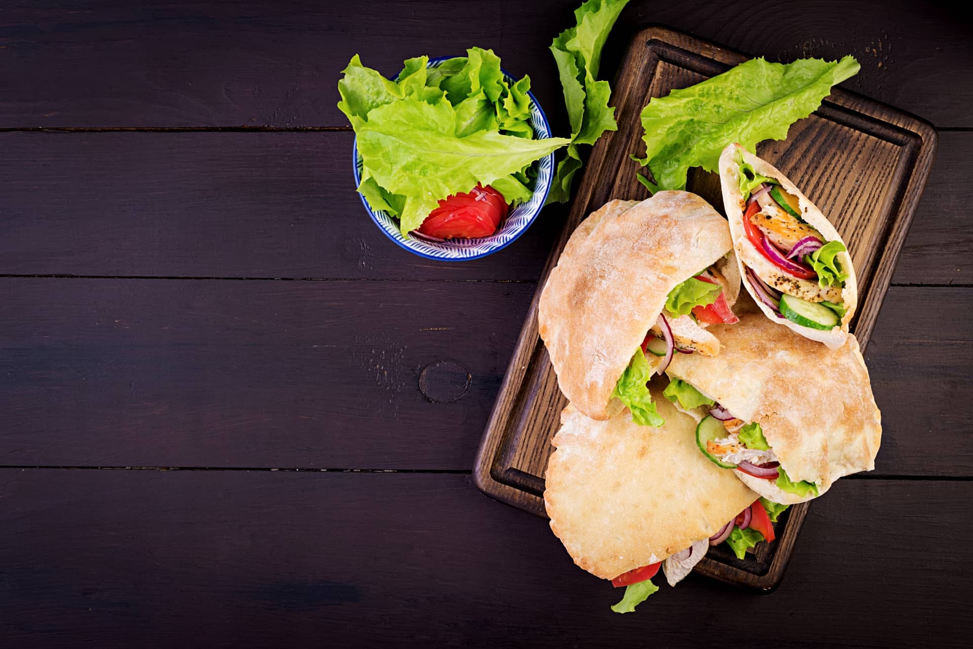 pita-stuffed-with-chicken-tomato-lettuce (1)